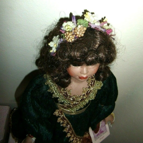Crown Black Victorian Style Bisque Porcelain Doll - Picture 6 of 8